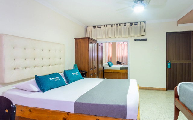 Bugatier ApartaHotel
