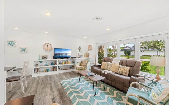4822 Fairview Dr