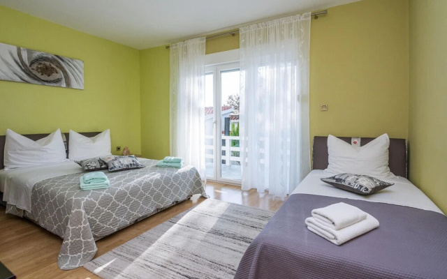 Amazing Home in Zadar With 7 Bedrooms, Wifi and Outdoor Swimming Pool