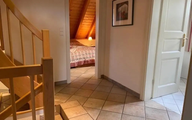 Strandstraße 28, Haushälfte links