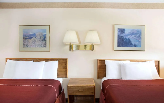 Howard Johnson Inn - Brigham City