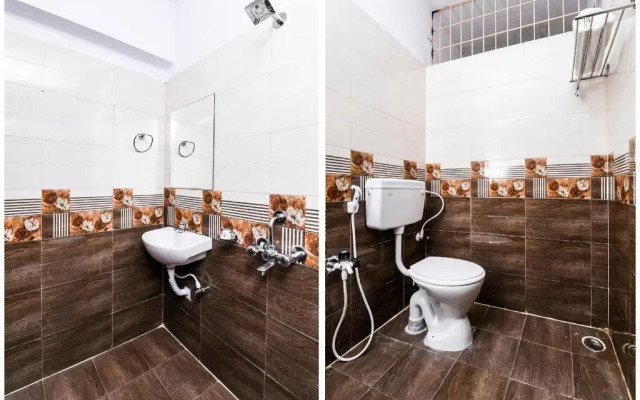 V- Comforts By OYO Rooms