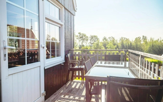 Holiday Home Built in Zaanse Style, Near Alkmaar