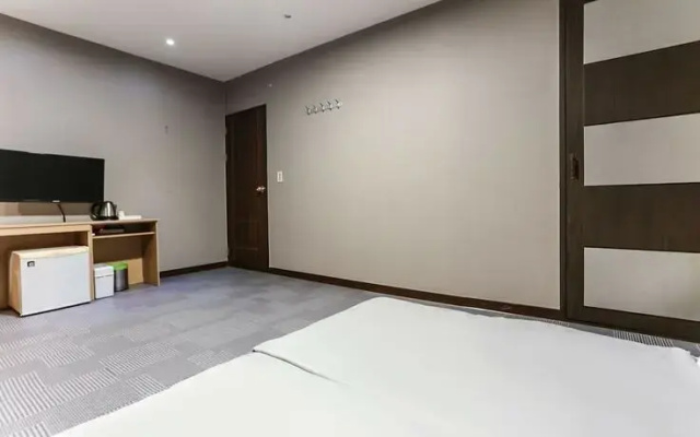 Jeju Sanjimul Hotel
