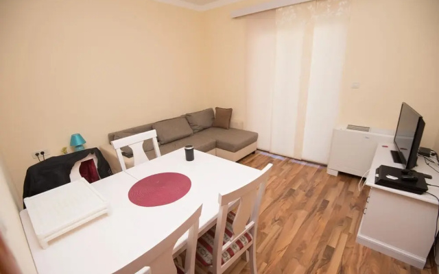 San Marian Apt 1b