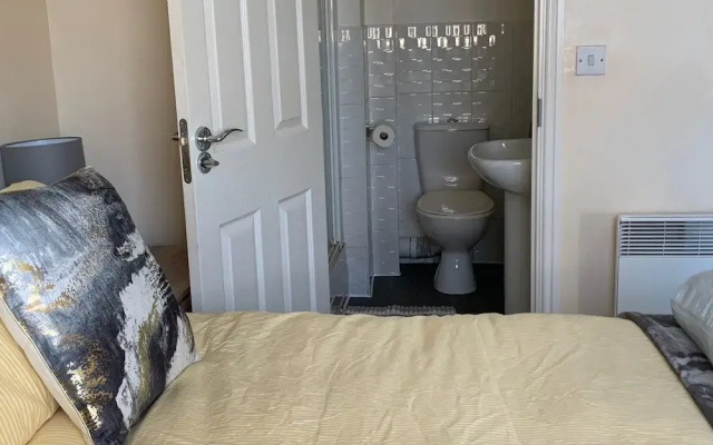 Sleeps 4/6 pet Friendly Parking nr Nec/warwick uni