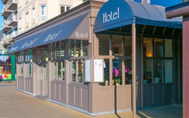 Hotel de Golf вид на фасад