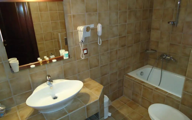 Hotel Kokkinos Vrachos