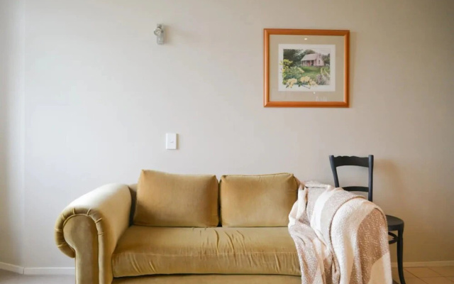 Uptown Top Floor Studio Apartment