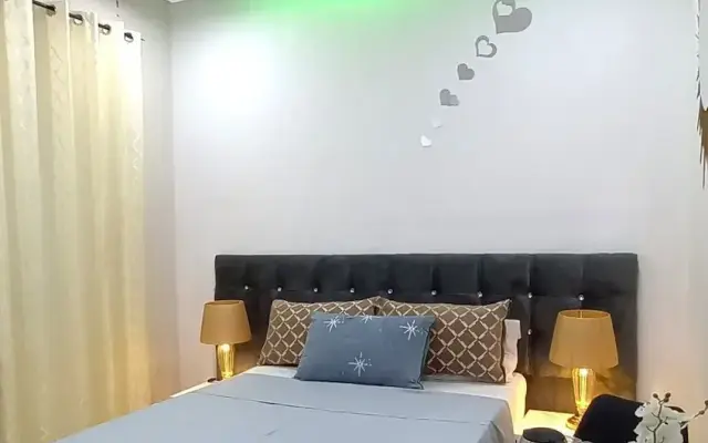 4040 Accomodation