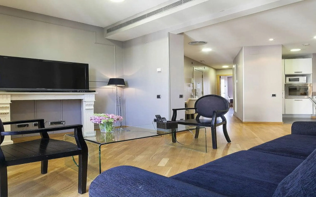 Splendom Suites