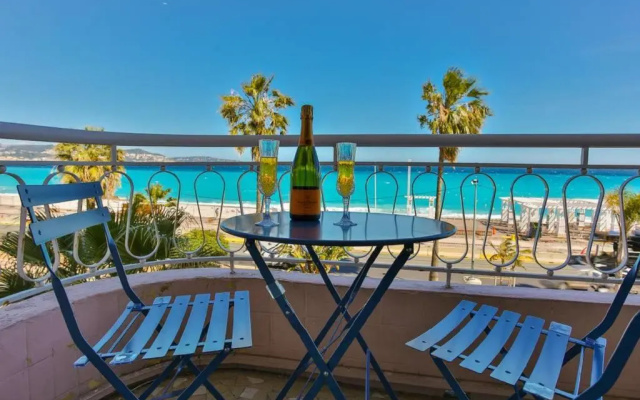 Sea Front Suite - Panoramic View with Terrace - 85 M