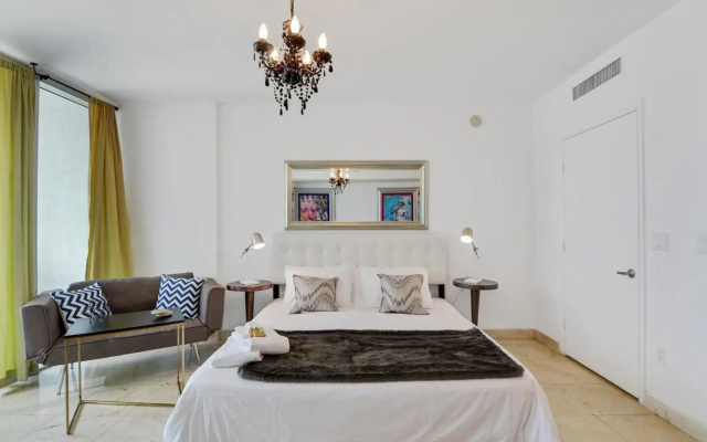 Posh Studio in Brickell by Sonder