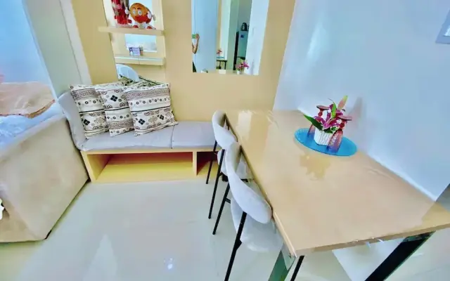 Cozy Persimmon Condo Cebu
