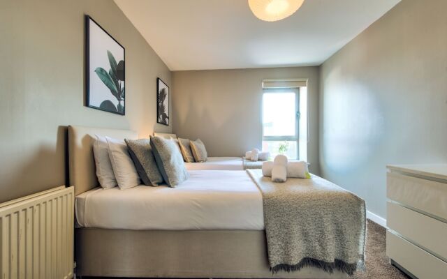 Отель City Riverview Apt Balcony & Parking Великобритания, Глазго - отзывы, цены и фото номеров - забронировать отель City Riverview Apt Balcony & Parking онлайн комната для гостей