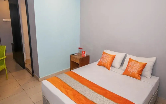 OYO 209 Yomi Hotel