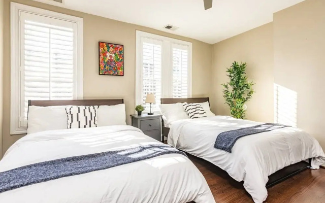Astonishing Old Town Colonial Home w/parking by CozySuites