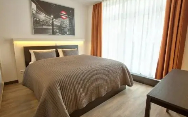 6 Rooms