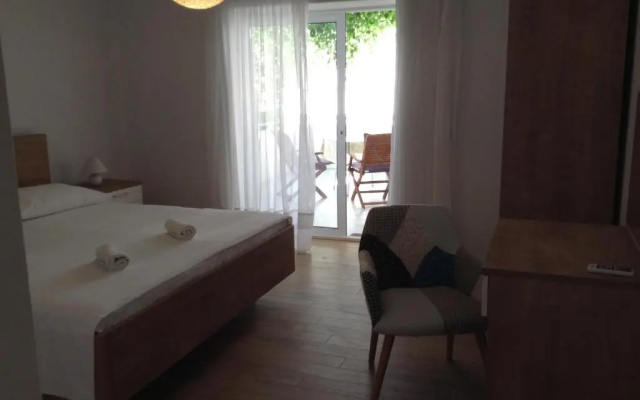 Apartments Leut