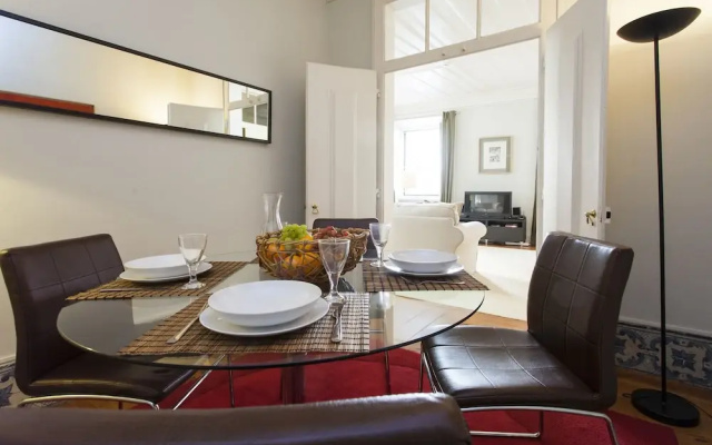 ALTIDO Exquisite 2BR home w/ balcony in Lapa