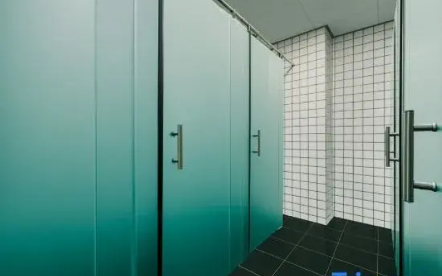 Z-Designer BERPUNKDESIGNCINE Exclusive Capsule Hotel
