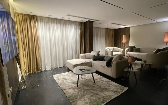 Villa in palm hills-the crown