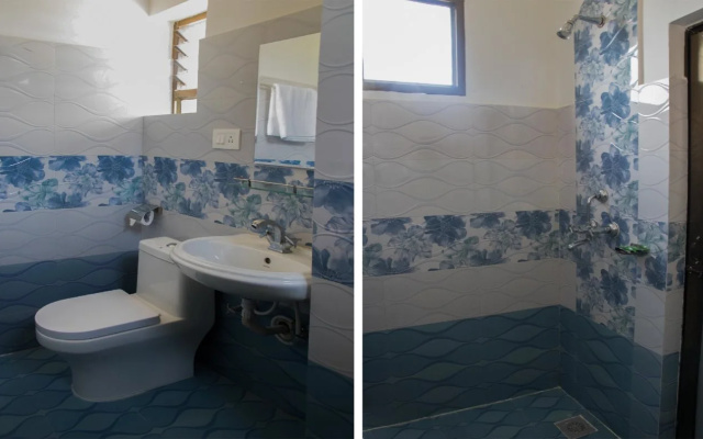 Aadarsha Inn By OYO Rooms