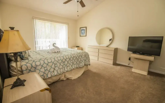 Charles' Sweetwater Club Condo
