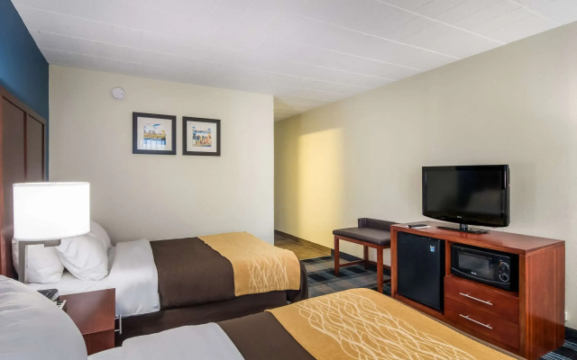 Comfort Inn & Suites Pittsburgh Fox Chapel