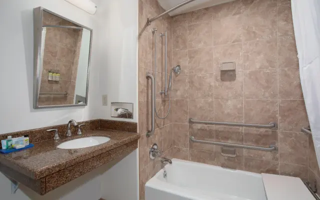 Holiday Inn Express Hotel & Suites Lander by IHG
