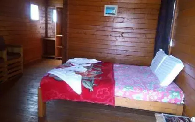Leo wodden Resort