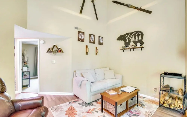 Second-floor Condo w/ Community Pool Access!