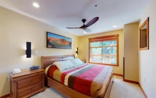Powderhorn Lodge 408: Rustic Mountain Suite
