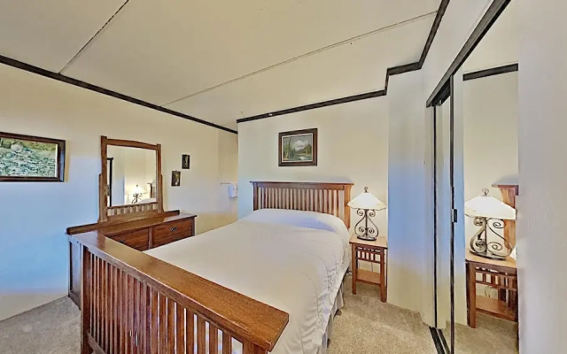 Comfortable Cozy 2 Bedroom Condo with Loft!