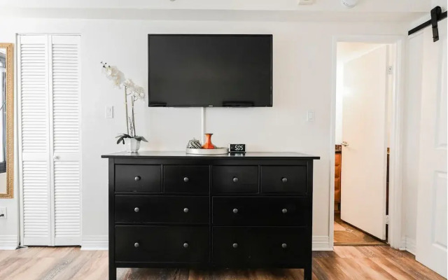 StripViewSuites at Jockey Club