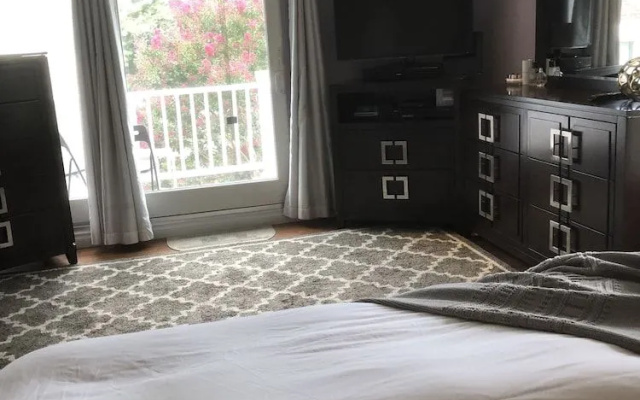 NYC Executive home upscale neighborhood