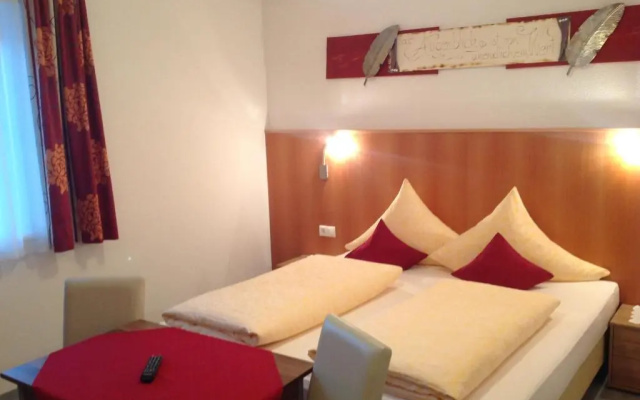 Apart Garni Lais