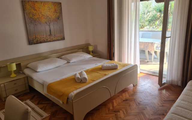 Apartments Ivo