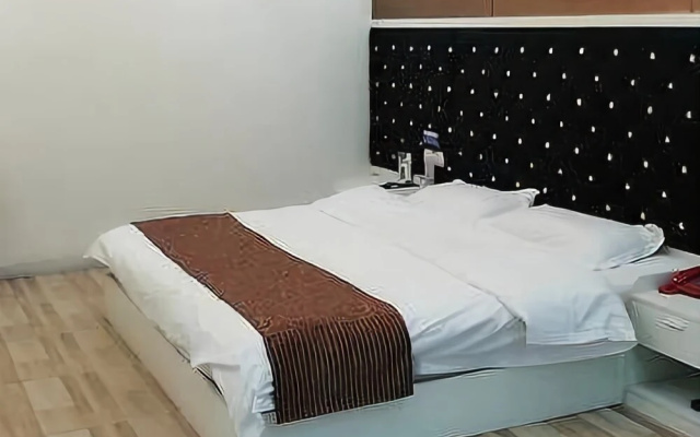Plato Hotel