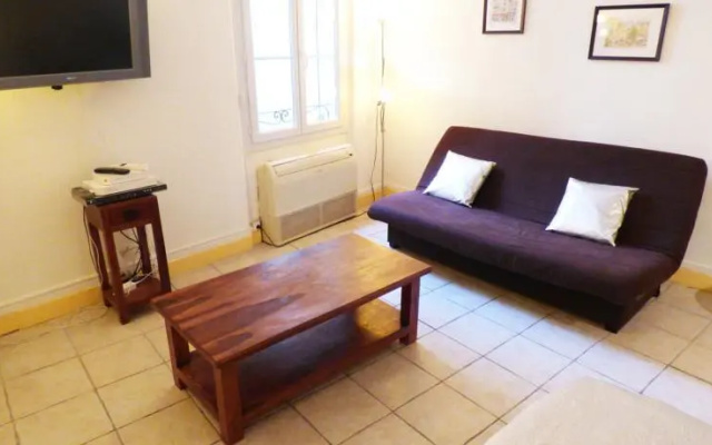 Livia Cannes Hotel de Ville FF39