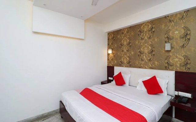 OYO 28240 Hotel D' Seasons