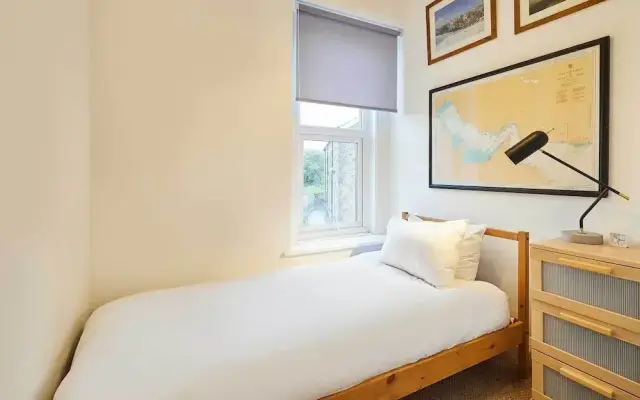 Host Stay The Reading Room