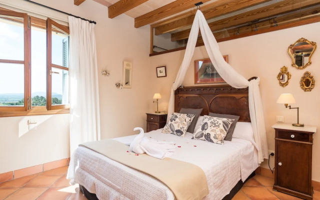 Es Pinar in Alar With 4 Bedrooms and 4 Bathrooms