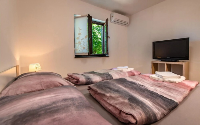 Nice Home in Stifanici With Wifi and 1 Bedrooms