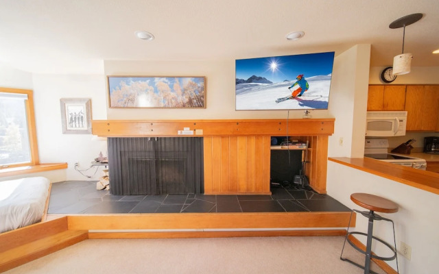 Lakeside 1495 by SummitCove Vacation Lodging