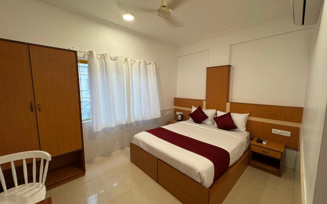 OYO 9633 Hotel Srinidhi Residency