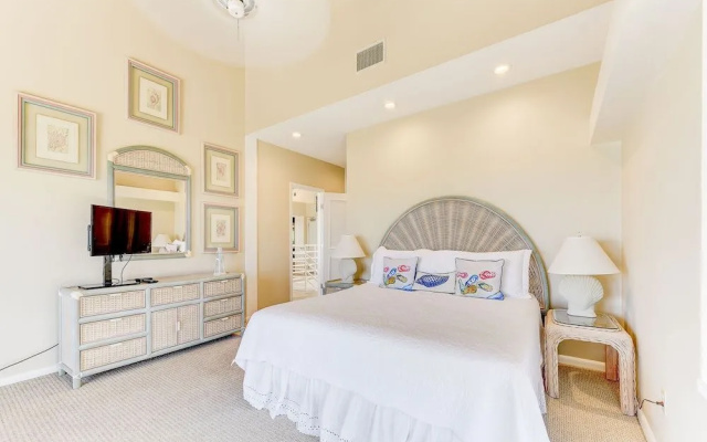 Ocean Pearl by Distinctive Beach Rentals