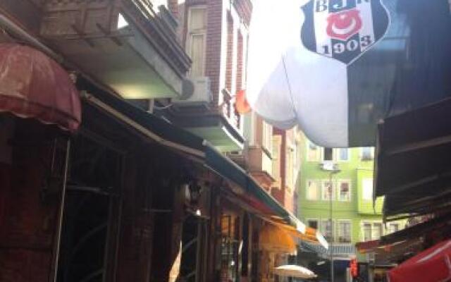 Puffin Hostel - Istanbul Стамбул вид на фасад