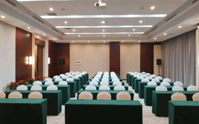 Fei County Inzone Garland Hotel