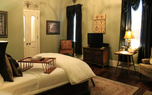 The Grand Magnolia Ballroom & Suites